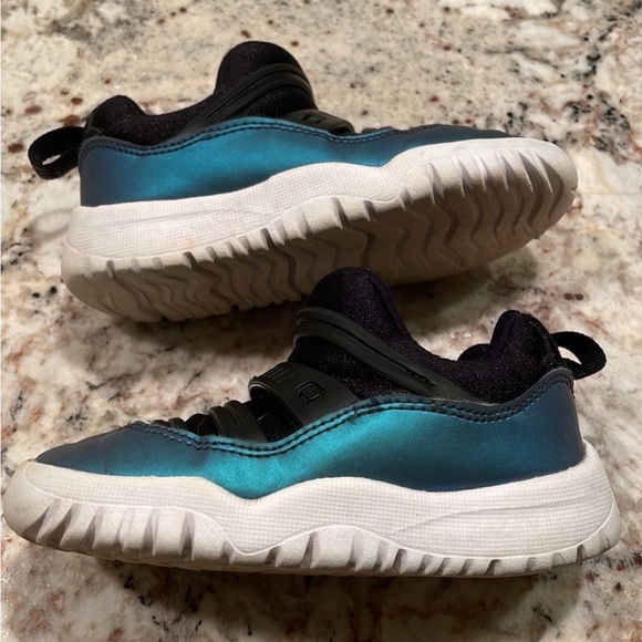 Air Jordan 11 Retro Little Flex - Picture 8 of 12